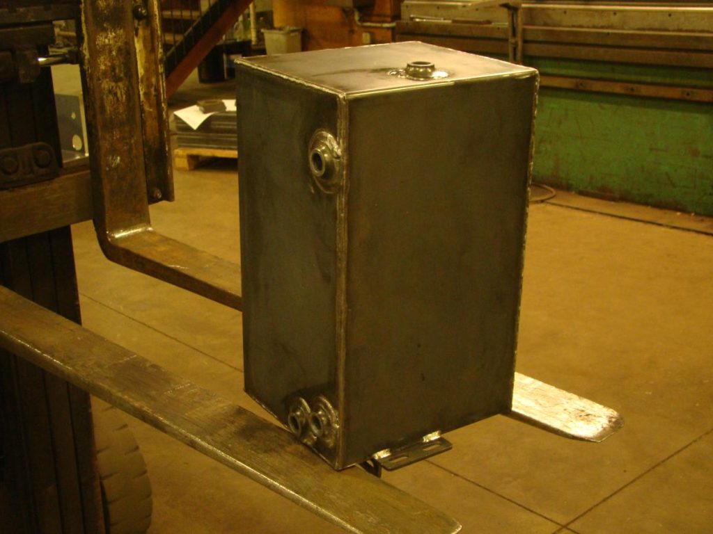 Milwaukee Custom Tower Tanks, Chiller Tanks, Heater Tanks, Feed Tanks, Reservoir Tanks, Condensate / Condensation Tanks, Custom Tanks
